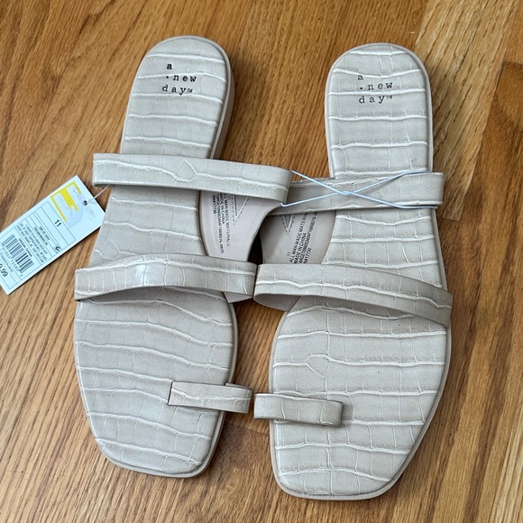a new day Shoes - A New Day Light Beige Croc-Embossed Slides Sz 11 NWT